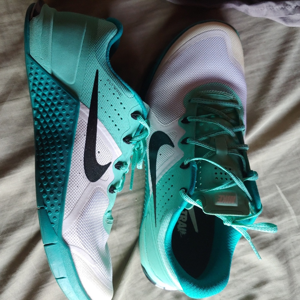 Nike tennis shoes